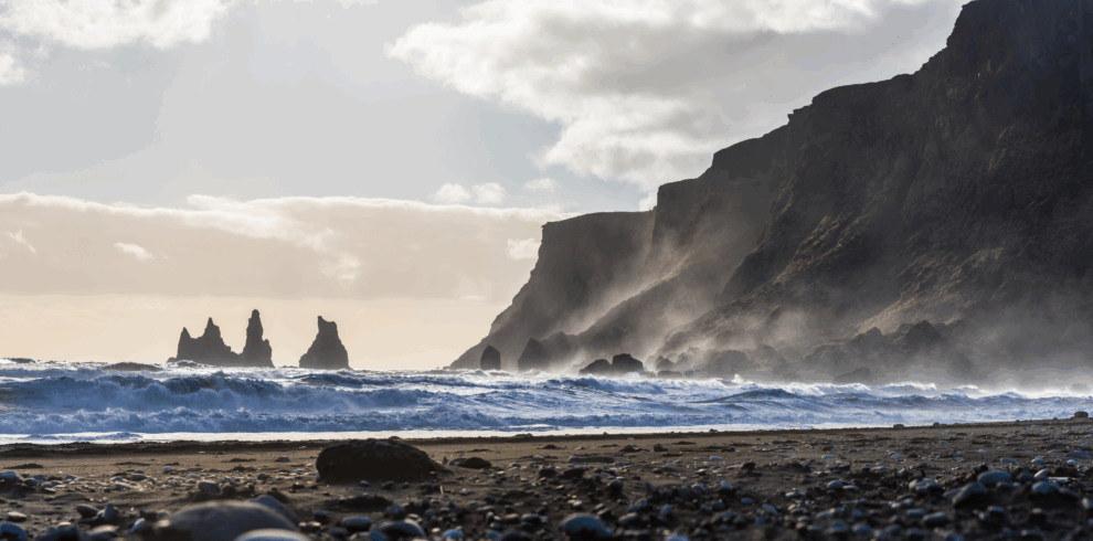 Playa de arena negra Reynisfjara