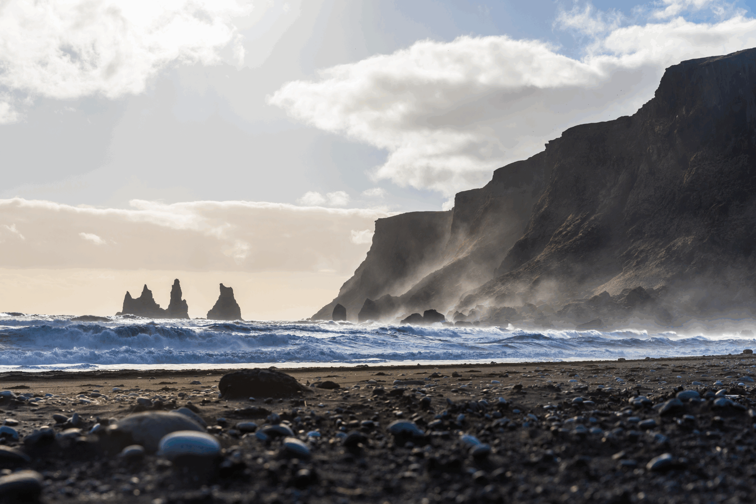 Playa de arena negra Reynisfjara
