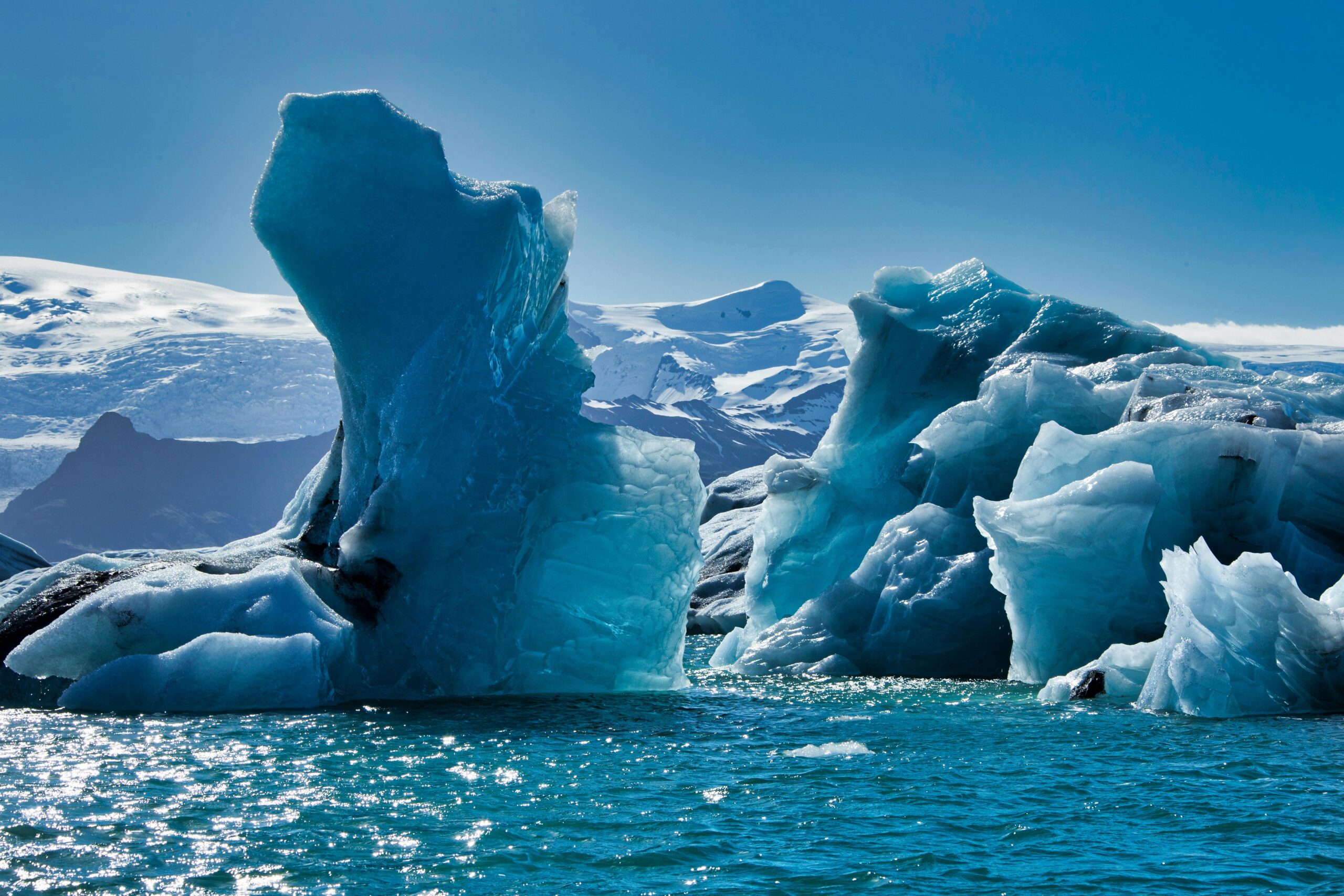 Navegación entre icebergs en Jökulsárlón