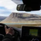 alquilar coche islandia carretera montanas fiordos 85x85